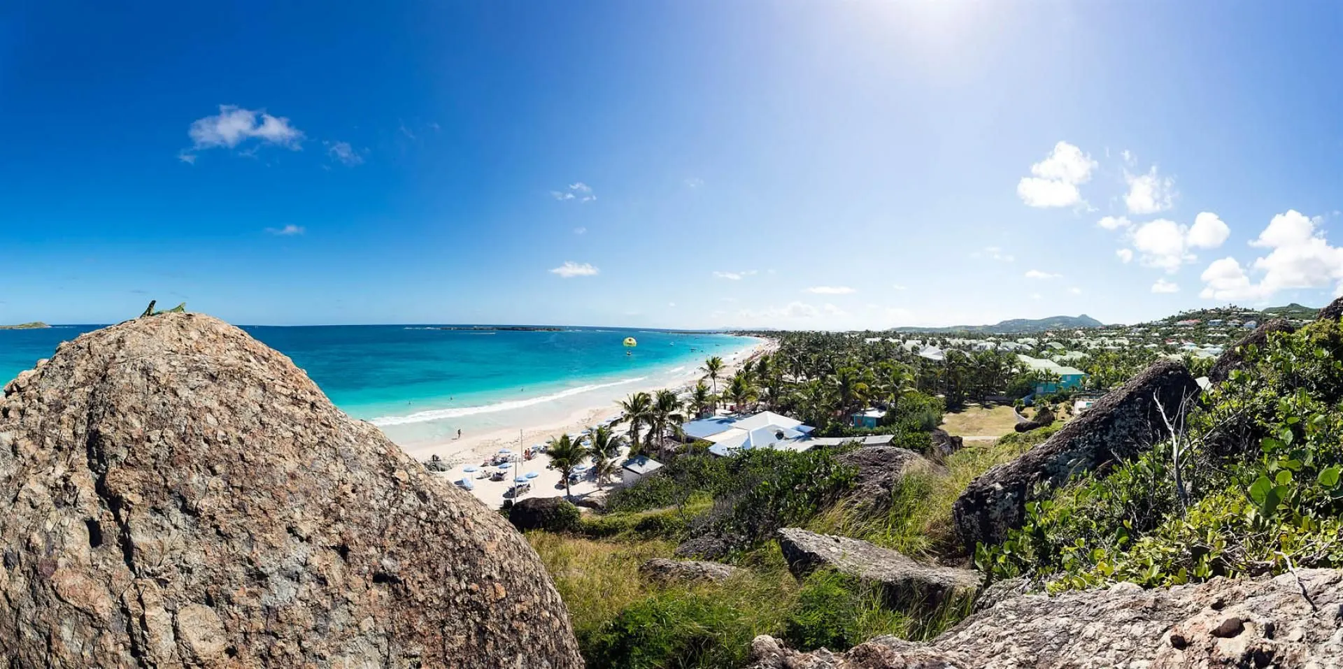 Vue sur les villas creoles et jardin tropical de Hotel Esmeralda Resort