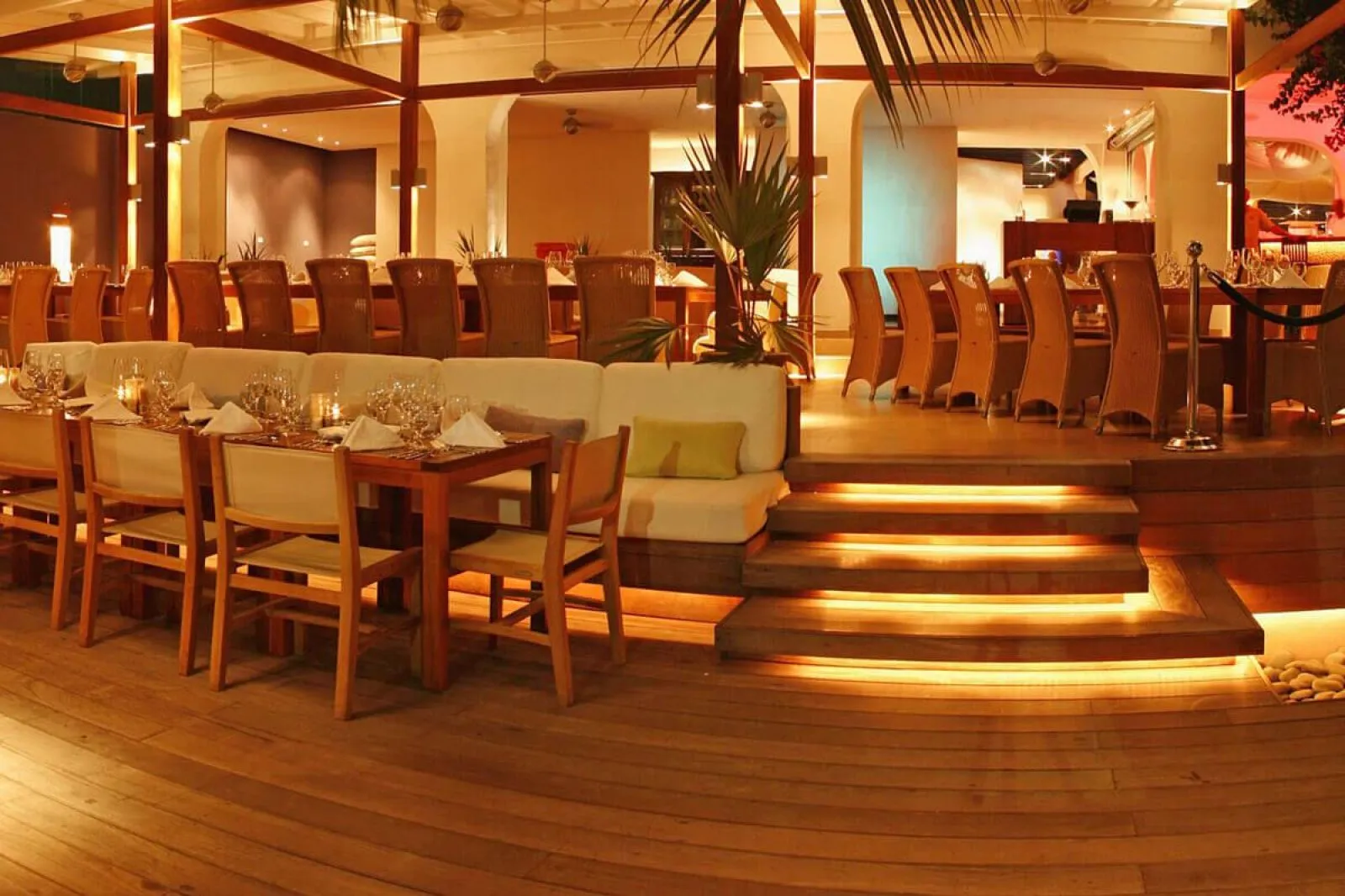 Salle interieure de l'Ocean Lounge restaurant