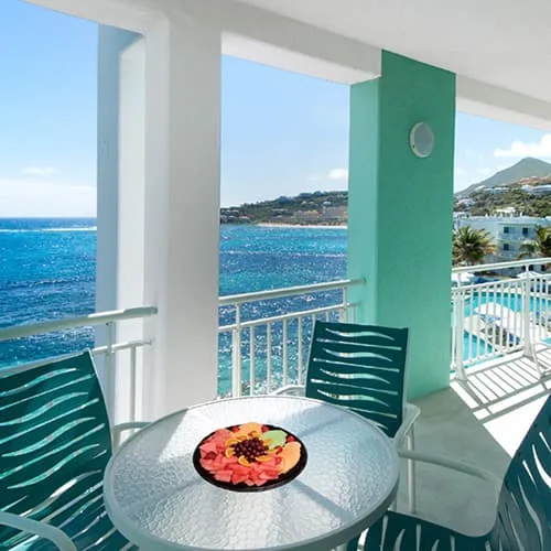 Balcon de chambre vue ocean a Oyster Bay Beach Resort