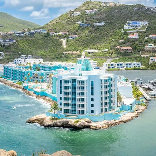 Tour centrale et marina d'Oyster Bay Beach Resort
