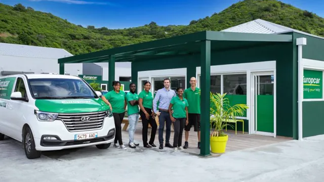 Agence Europcar à Saint-Martin avec équipe et véhicule de location