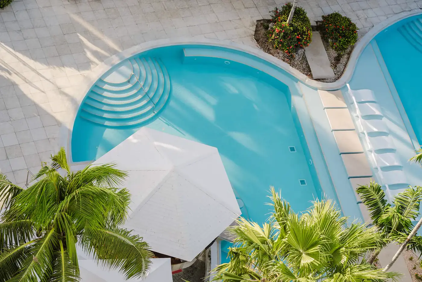 Piscine du Sonesta Maho Beach Resort
