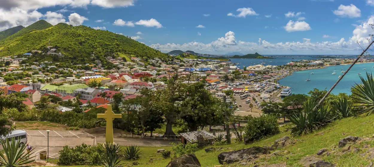 Vue panoramique de Galisbay, Marigot et des collines de Saint-Martin