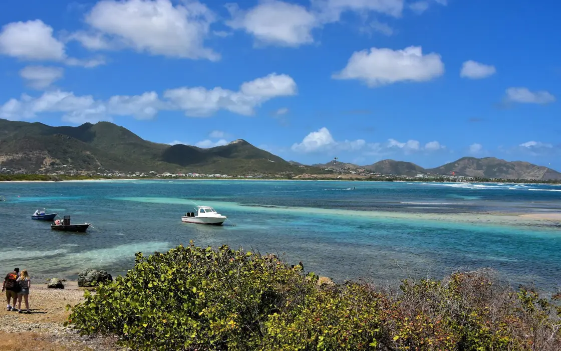Baie de l'Embouchure vue depuis les hauteurs avec eau peu profonde