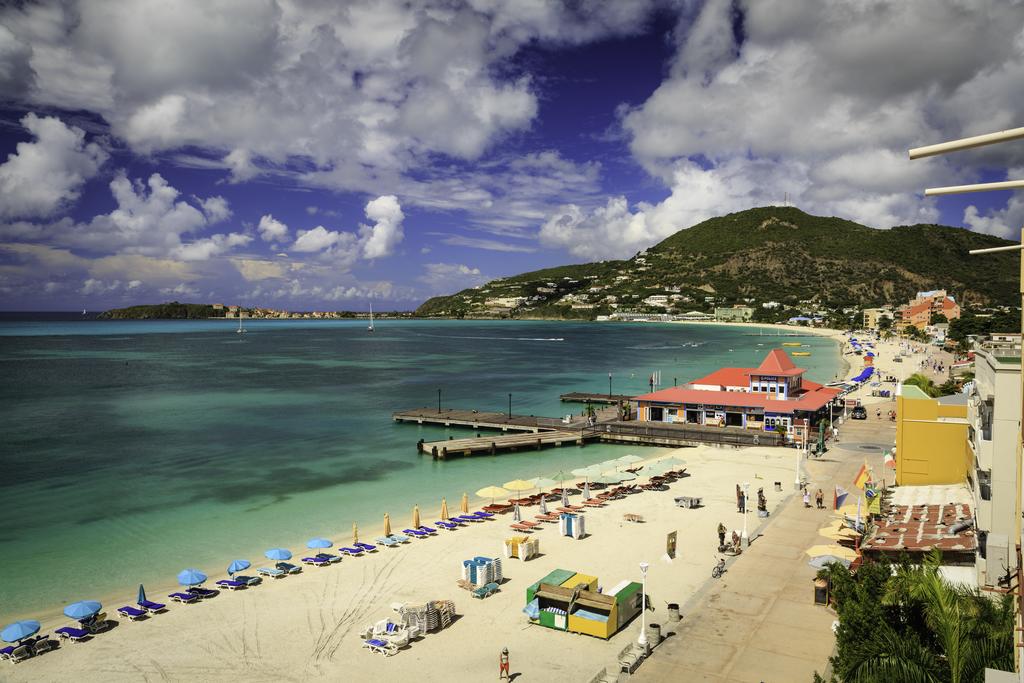 Le Boardwalk de Philipsburg en bord de plage