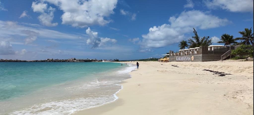 Le front de mer animé de Simpson Bay