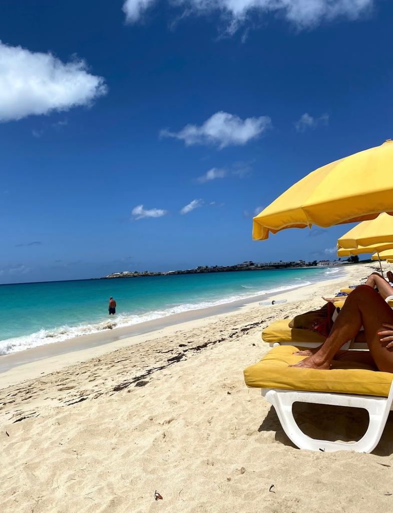 Coucher de soleil sur la plage de Simpson Bay