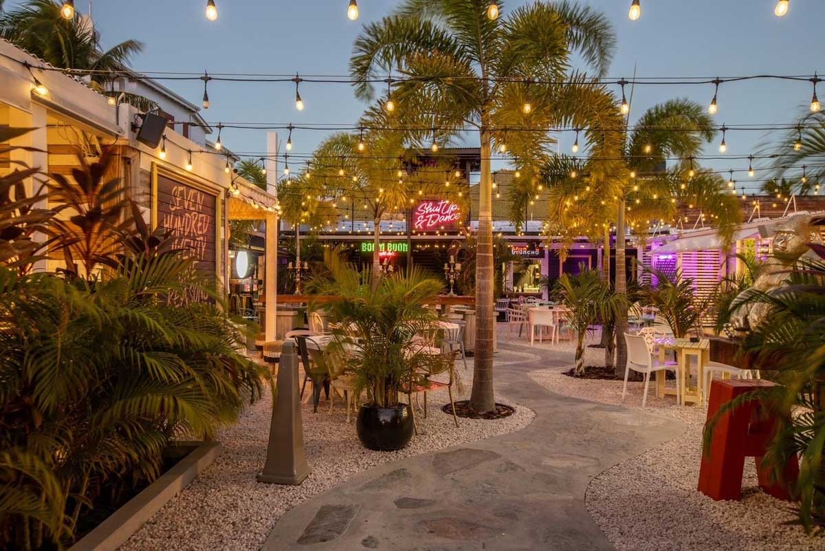 District 721 - Vue d'ensemble du lieu en soiree