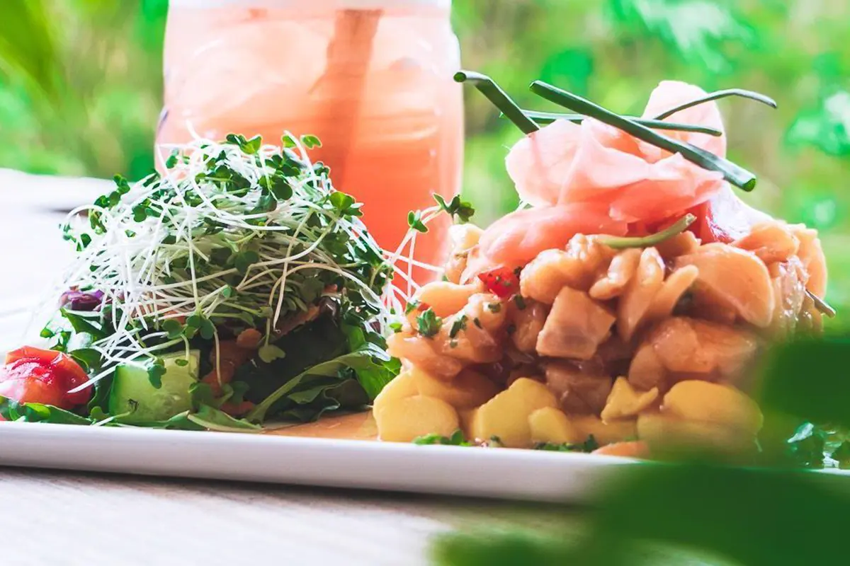 Plat servi au restaurant Jungle Room de Loterie Farm pres du Pic Paradis