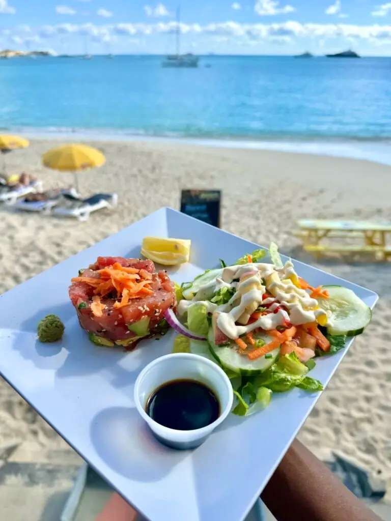 Mary's Boon - tartare de thon avec vue sur la mer