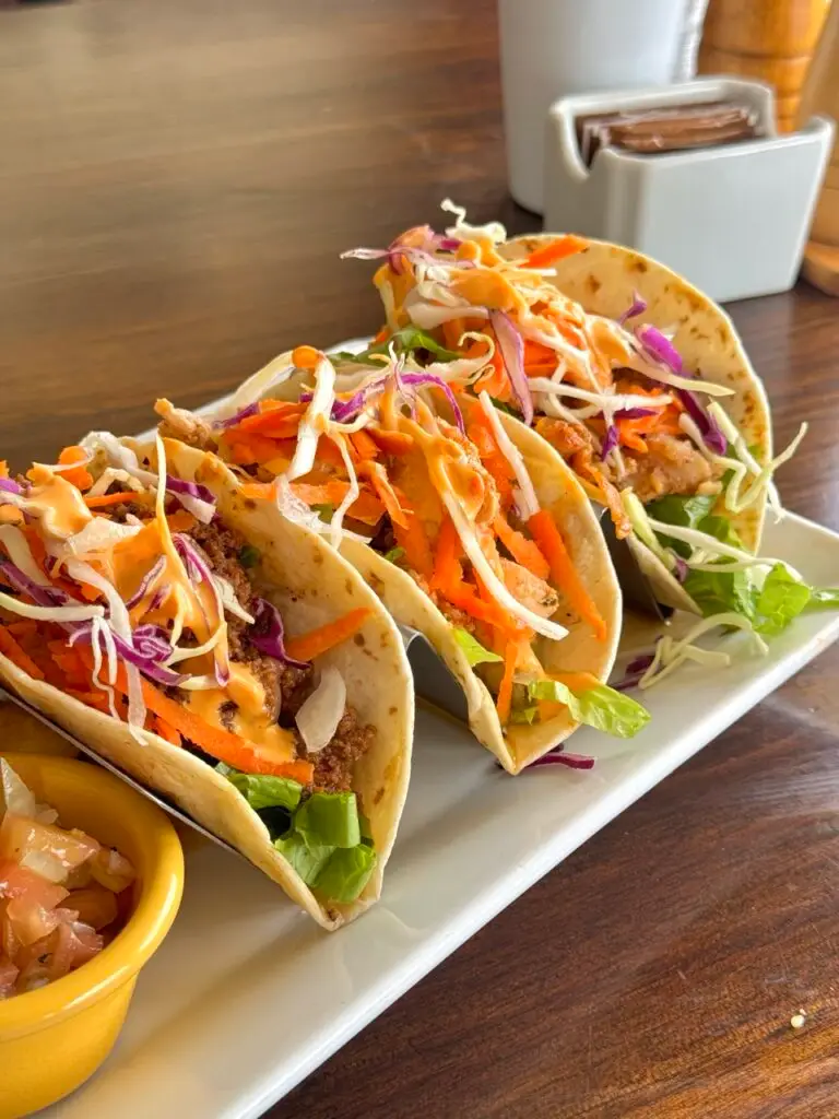 Mary's Boon - tacos garnis maison du restaurant de Simpson Bay