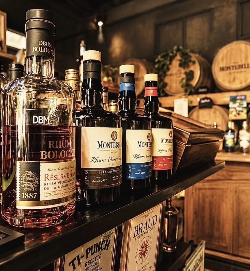 Oualichi Rhum - Rhums de Bologne et de Montebello au comptoir