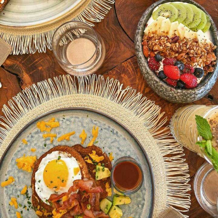 Rainbow Cafe - Rooftop panoramique avec vue sur la baie