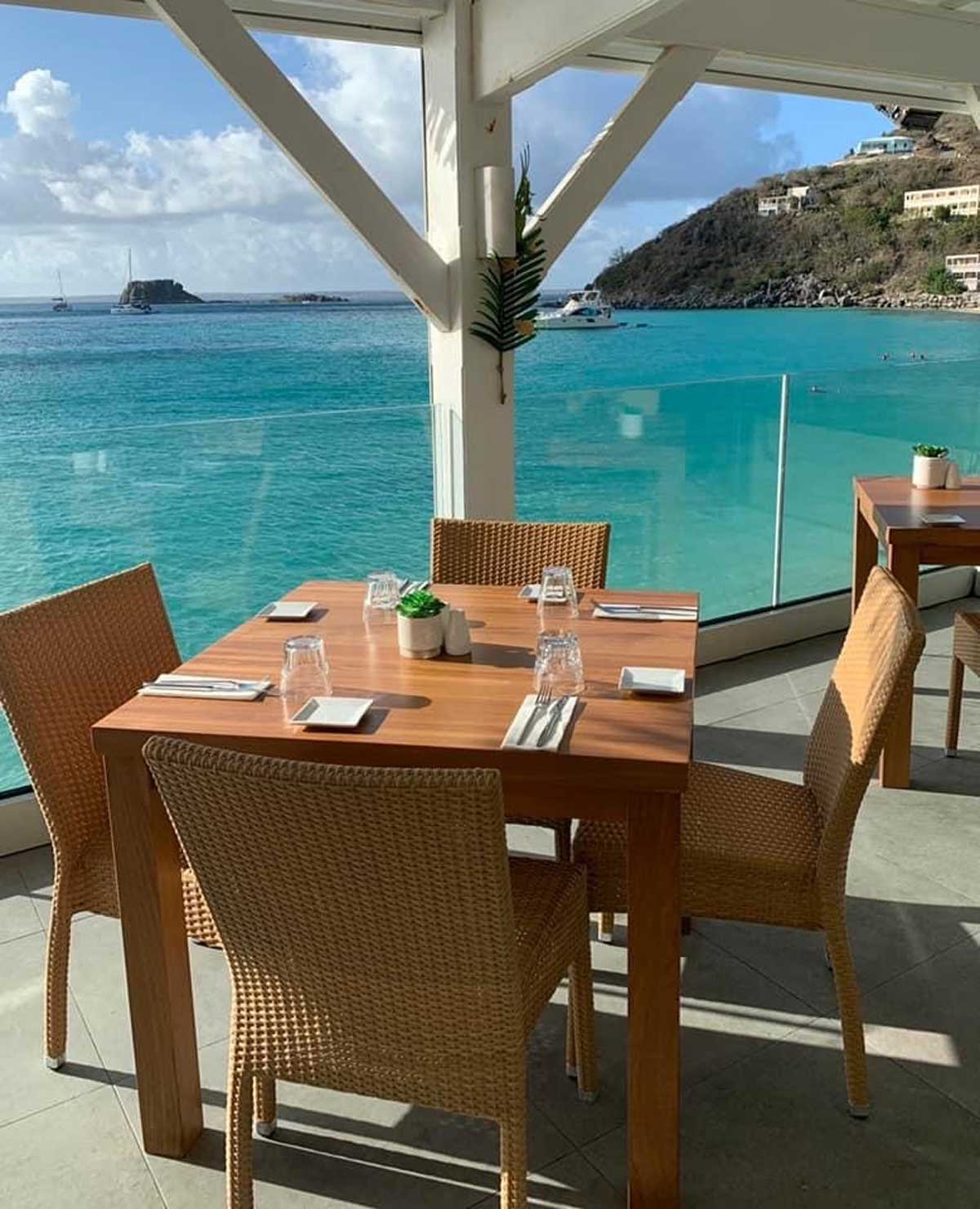 Sunset Cafe - Plats de cuisine francaise et caribbeenne