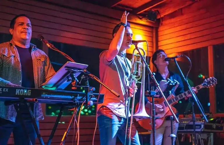 Soggy Dollar Bar - Ambiance de soirée et musique live