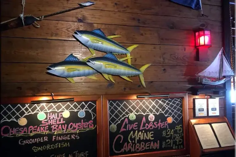 SkipJack's - Carte seafood avec homards vivants et poissons frais